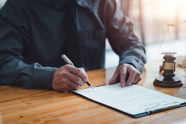 ¿Cuáles son los mejores medios para resolver conflictos familiares de manera pacífica?